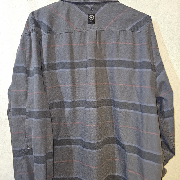 Men's Gray Plaid Casual Button Down Shirt - Picture 7 of 9